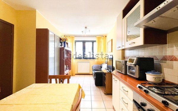 appartamento in vendita a Milano in zona Lambrate