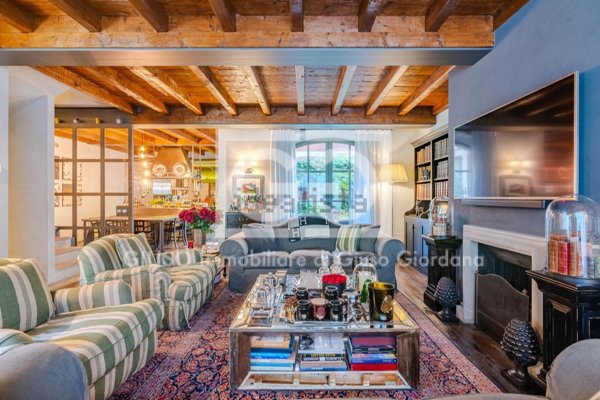 casa indipendente in vendita a Milano in zona Porta Genova