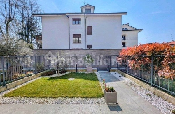 casa indipendente in vendita a Milano in zona Crescenzago