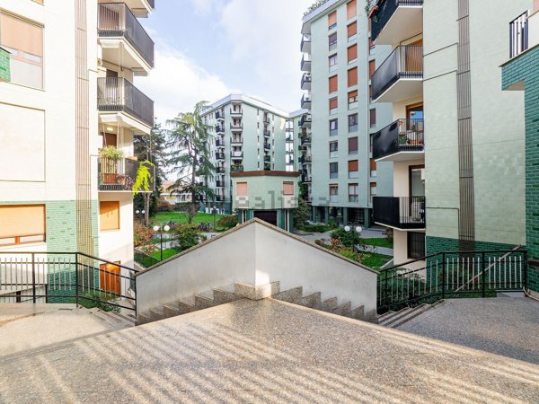 appartamento in vendita a Milano in zona Piazzale Lodi