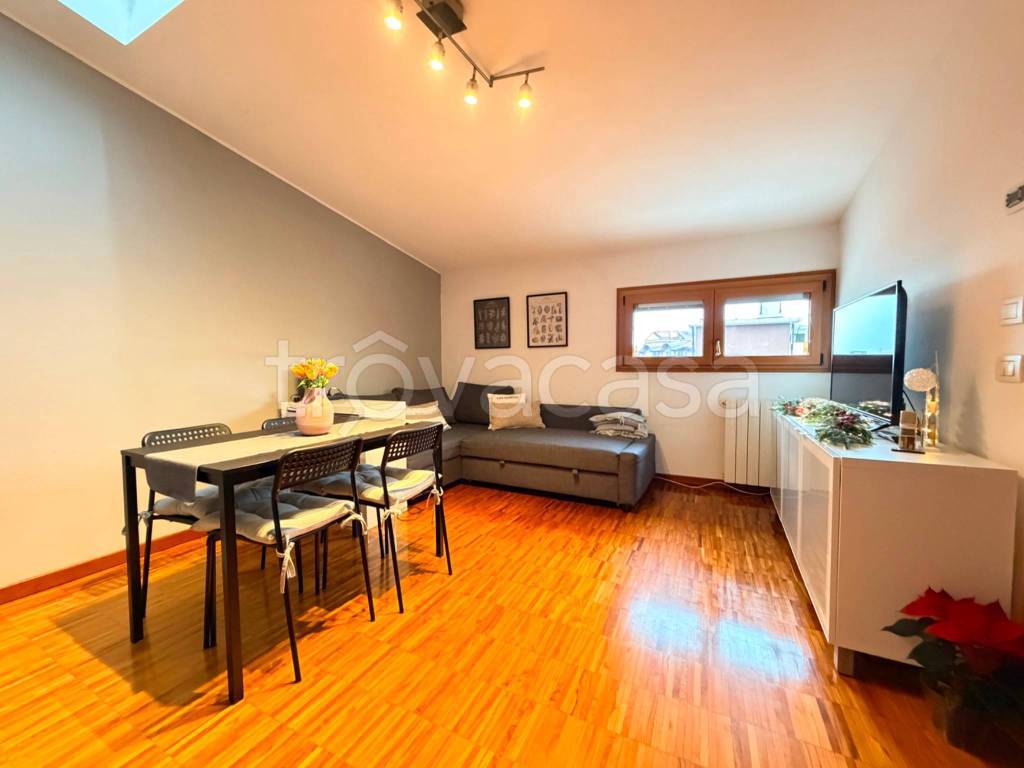 appartamento in vendita a Milano in zona Crescenzago