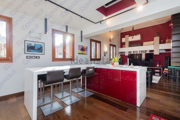 appartamento in vendita a Milano in zona Porta Genova