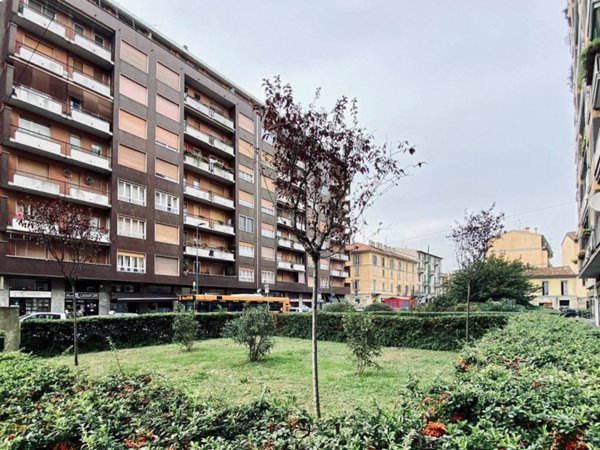 appartamento in vendita a Milano in zona Vigentino