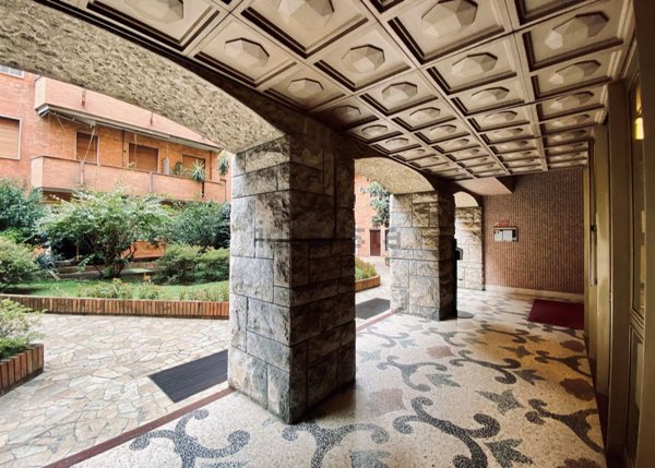 appartamento in vendita a Milano in zona Vigentino