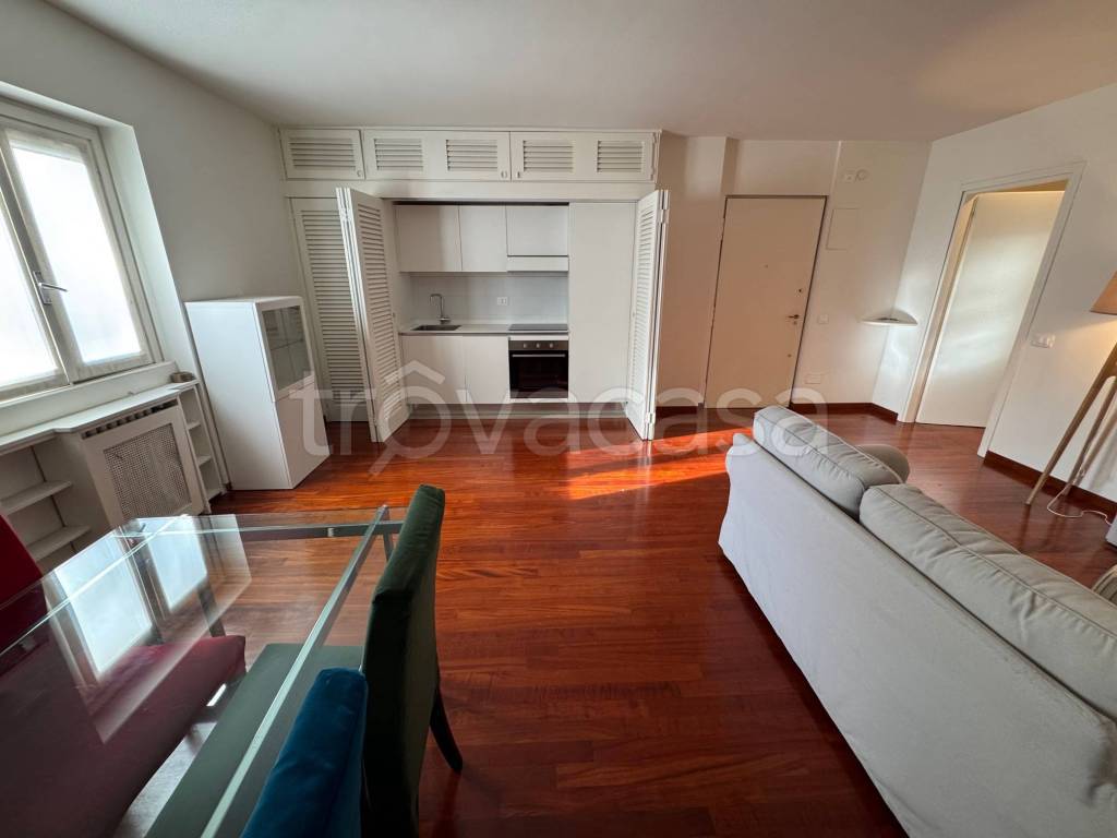 appartamento in vendita a Milano in zona Porta Nuova