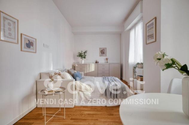 appartamento in vendita a Milano in zona Lorenteggio