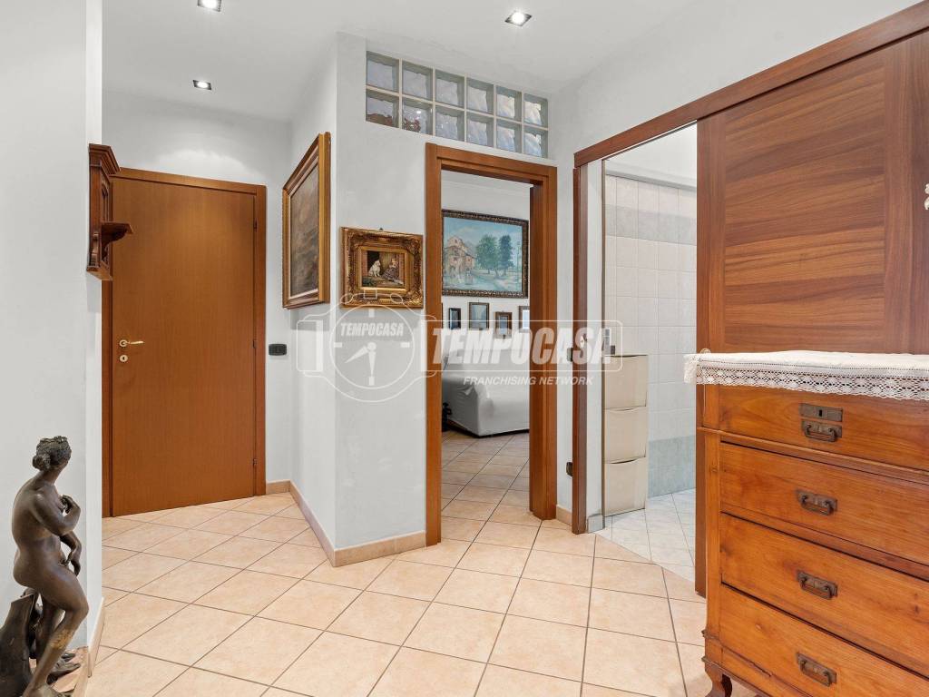 appartamento in vendita a Milano in zona Lambrate