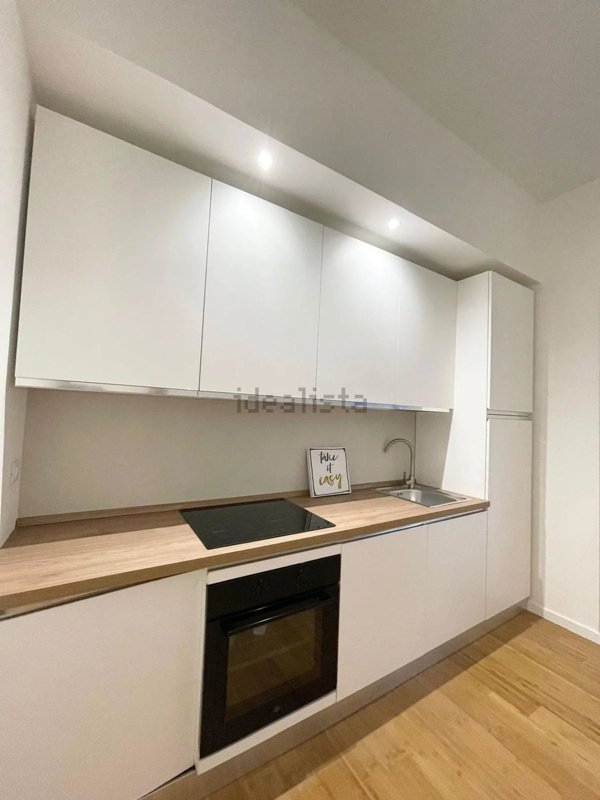 appartamento in vendita a Milano in zona Famagosta