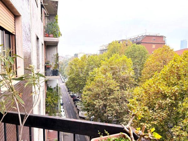 appartamento in vendita a Milano in zona Ghisolfa