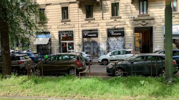 negozio in vendita a Milano in zona Cinque Giornate