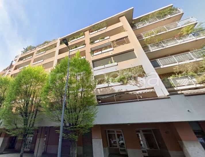 appartamento in vendita a Milano in zona Adriano