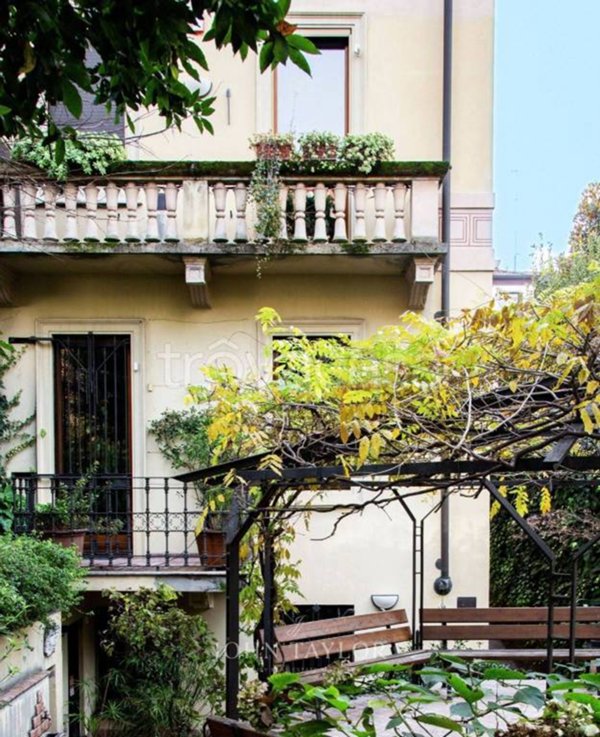 casa indipendente in vendita a Milano