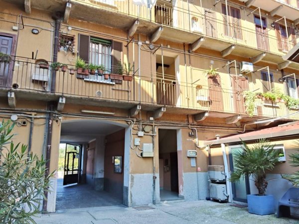 appartamento in vendita a Milano in zona Barona
