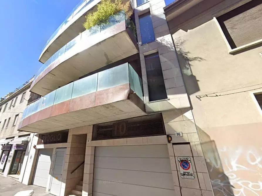 locale di sgombero in vendita a Milano