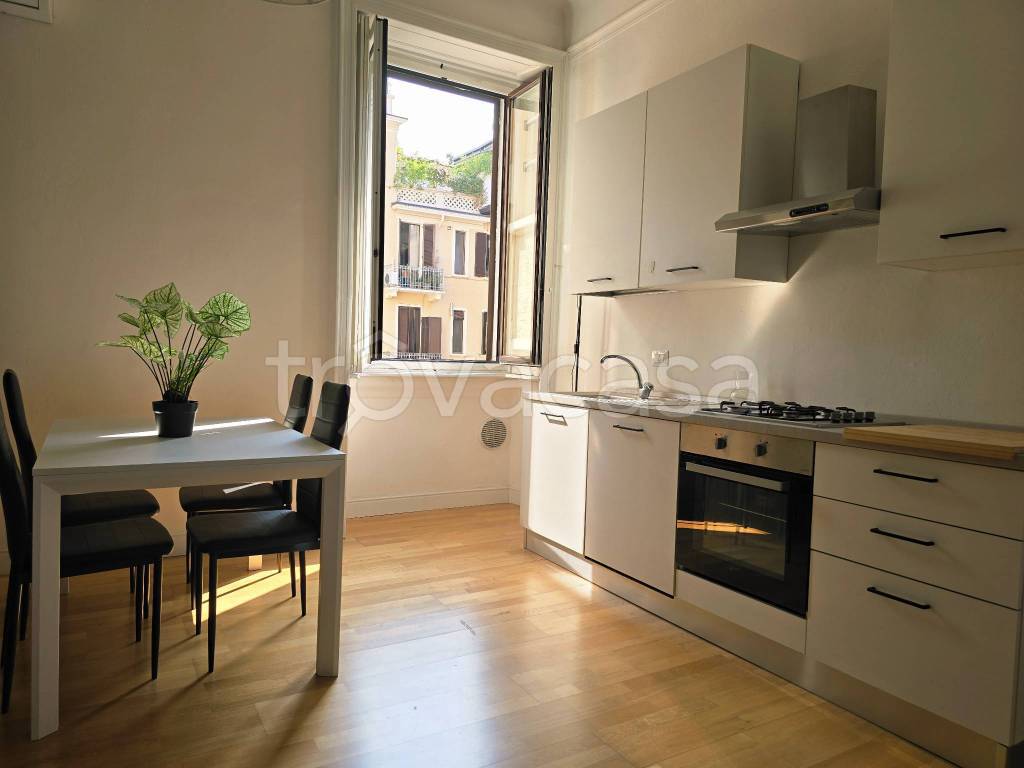 appartamento in vendita a Milano in zona Solari