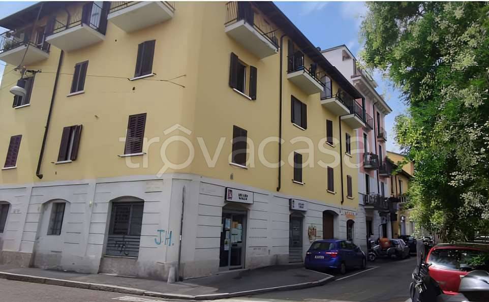 appartamento in vendita a Milano in zona Baggio