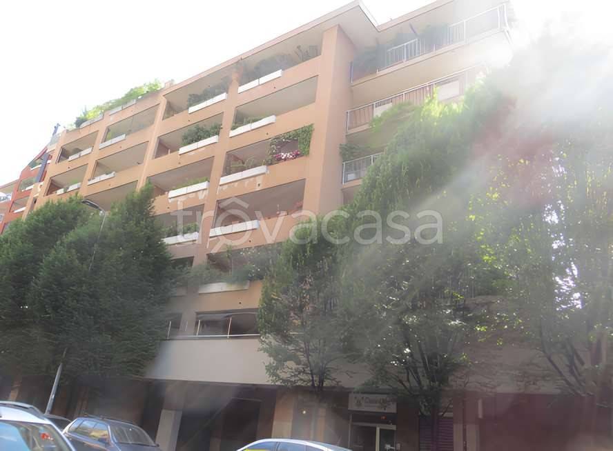 appartamento in vendita a Milano in zona Adriano
