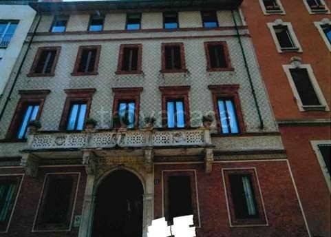 appartamento in vendita a Milano in zona Sant'Ambrogio