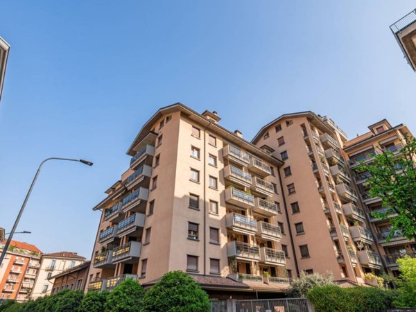 appartamento in vendita a Milano in zona Isola