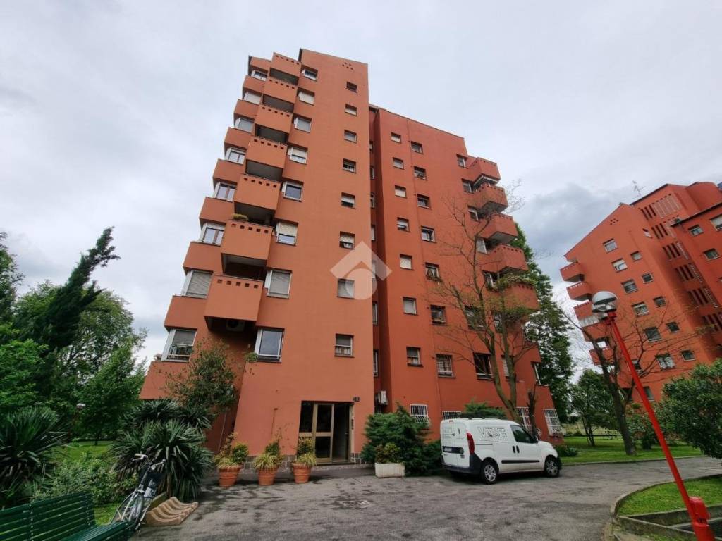appartamento in vendita a Milano in zona Trenno