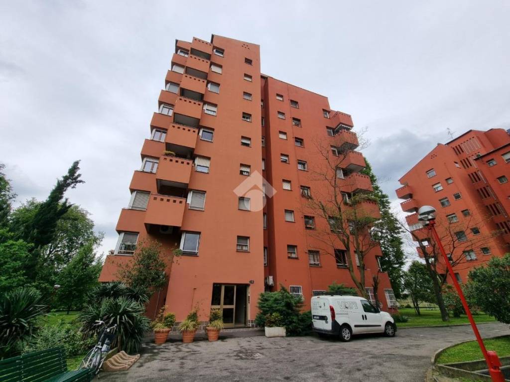 appartamento in vendita a Milano in zona Forze Armate