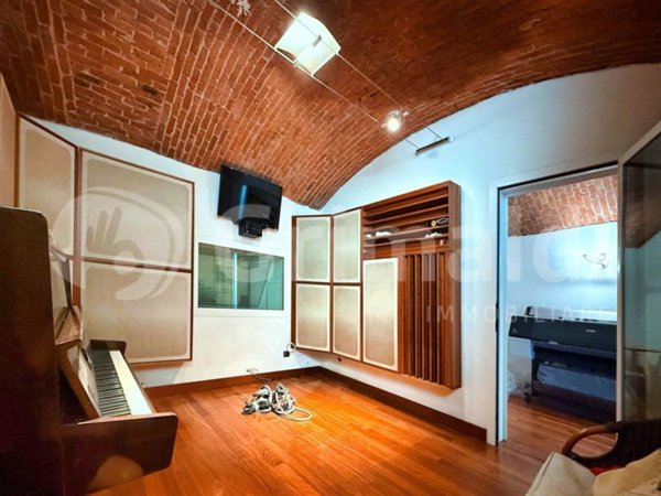 ufficio in vendita a Milano in zona Cinque Giornate