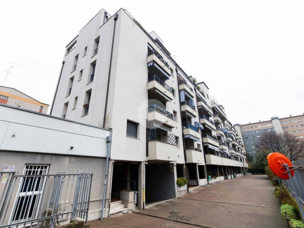 appartamento in vendita a Milano in zona Baggio