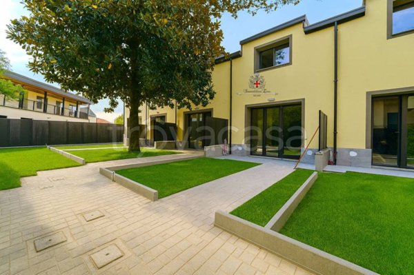 casa indipendente in vendita a Milano in zona Crescenzago