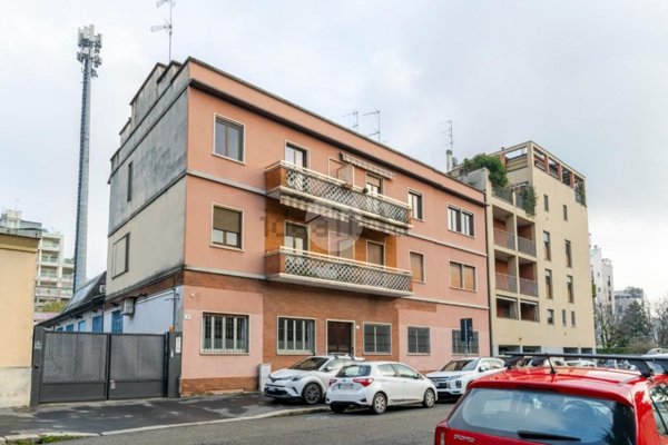 appartamento in vendita a Milano in zona Forze Armate