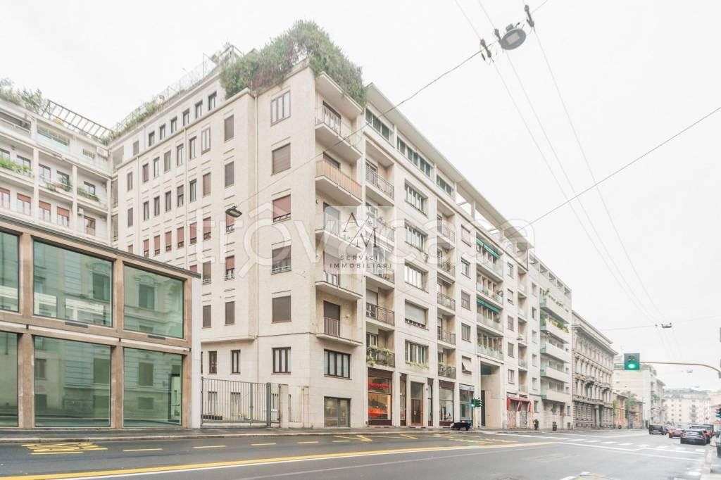 appartamento in vendita a Milano in zona Sant'Ambrogio