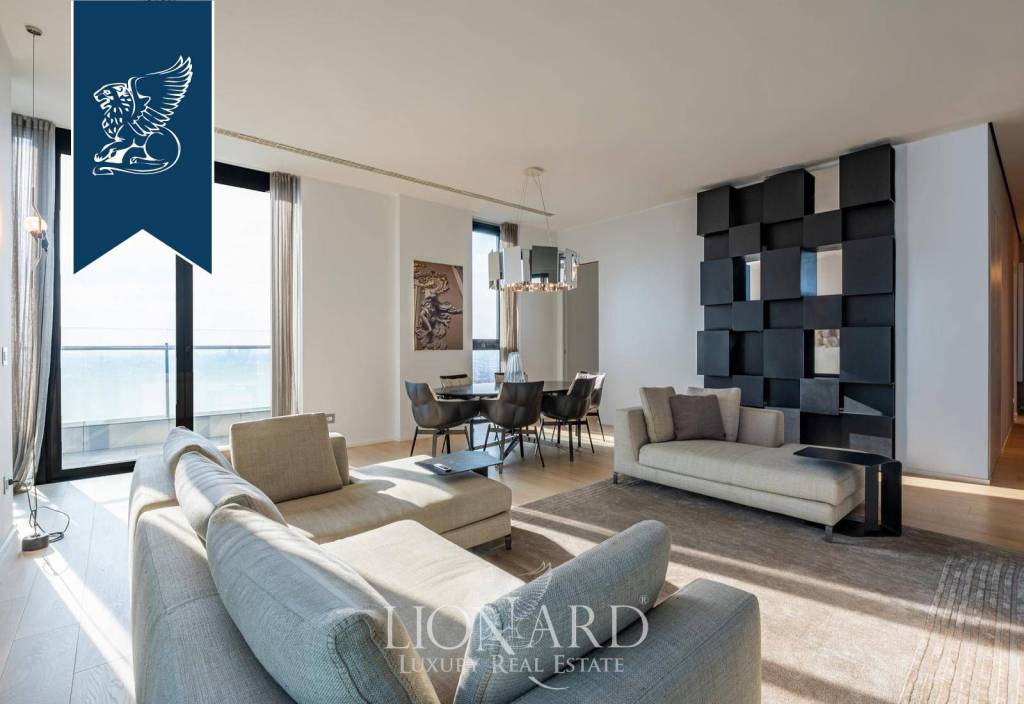 appartamento in vendita a Milano in zona Porta Nuova