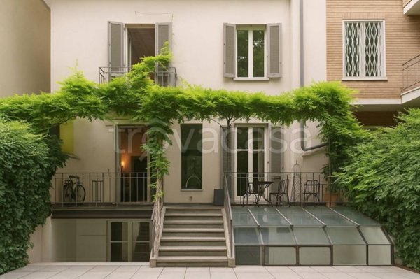 casa indipendente in vendita a Milano in zona Centro Storico