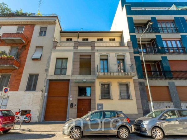 intera palazzina in vendita a Milano in zona Solari