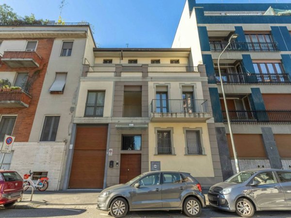 intera palazzina in vendita a Milano in zona Solari