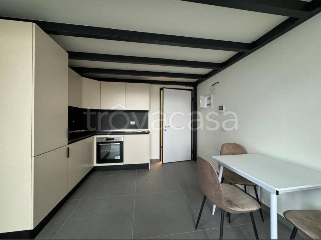 appartamento in vendita a Milano in zona Barona