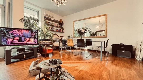 appartamento in vendita a Milano in zona Loreto