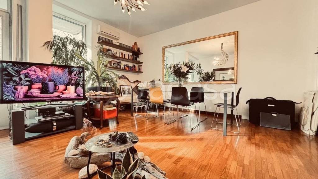 appartamento in vendita a Milano in zona Loreto