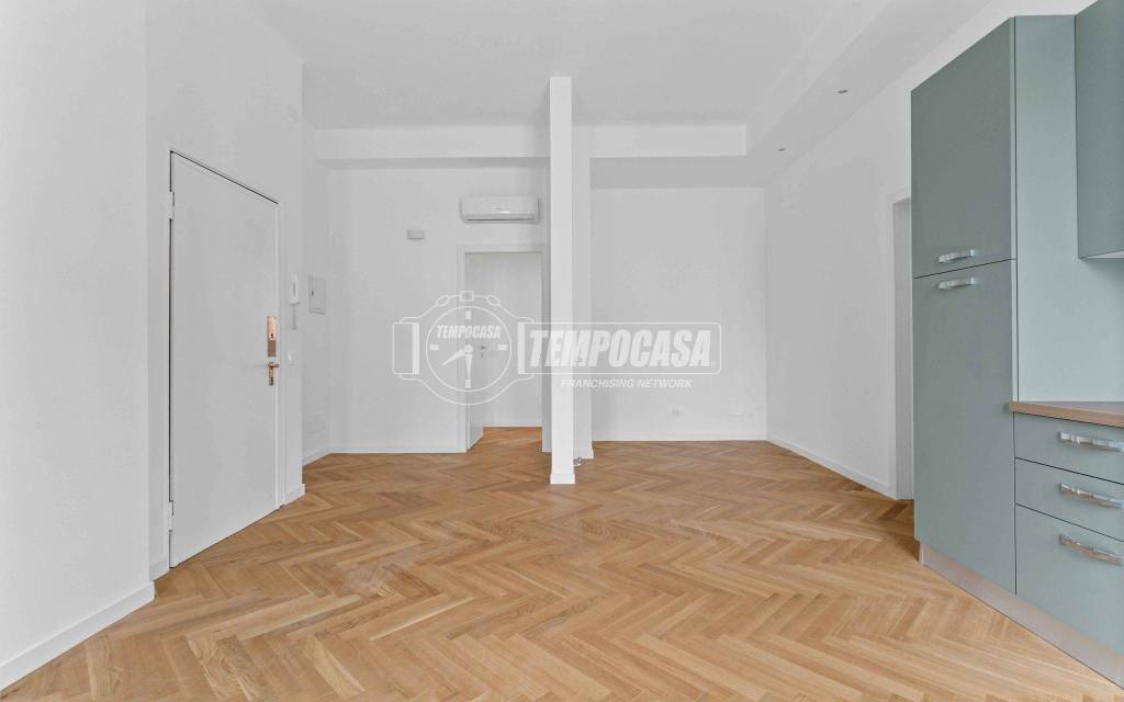 appartamento in vendita a Milano in zona Morivione
