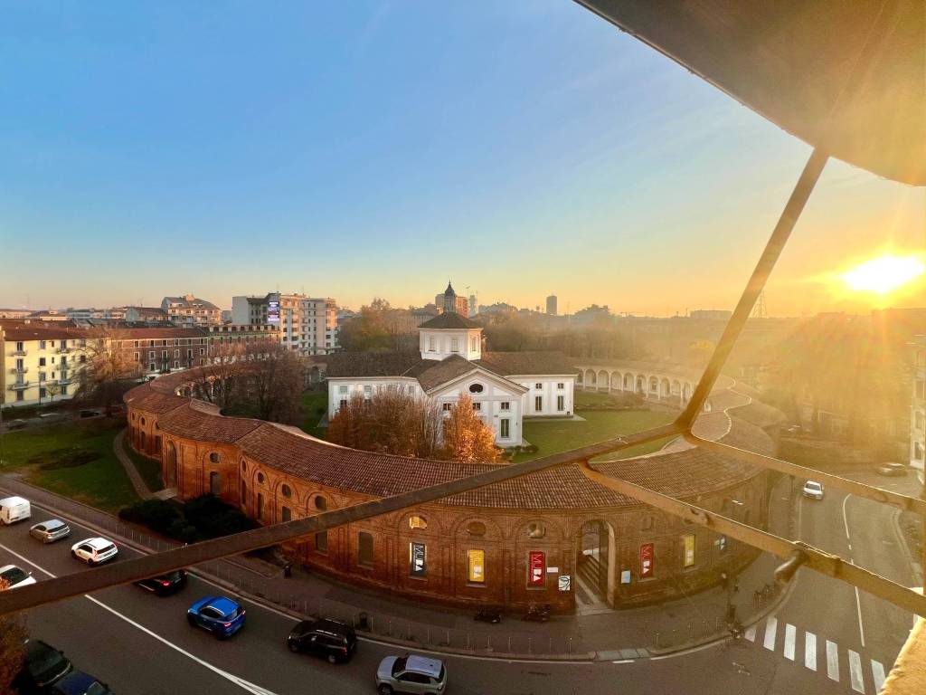 appartamento in vendita a Milano in zona Guastalla