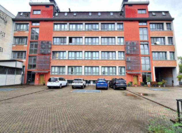 ufficio in vendita a Milano in zona Lambrate