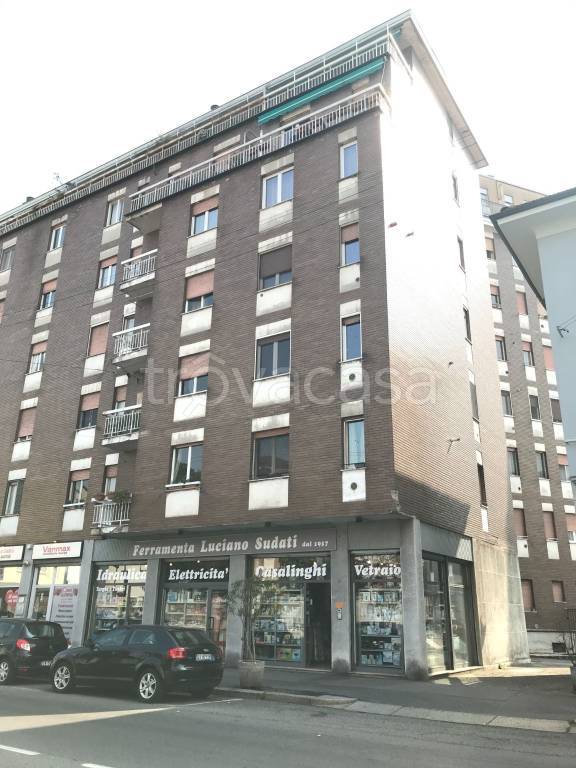 appartamento in vendita a Milano in zona Crescenzago