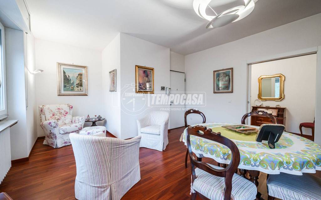 appartamento in vendita a Milano in zona Feltre