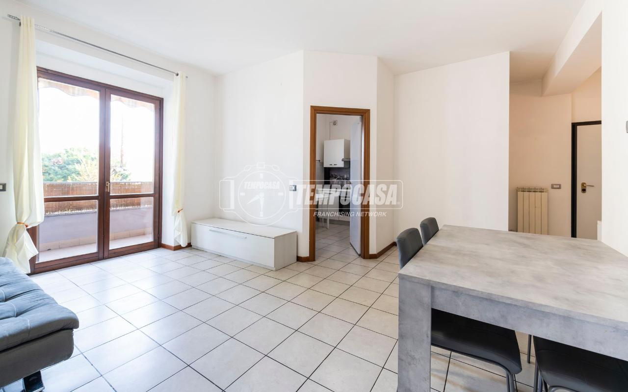 appartamento in vendita a Milano in zona Adriano