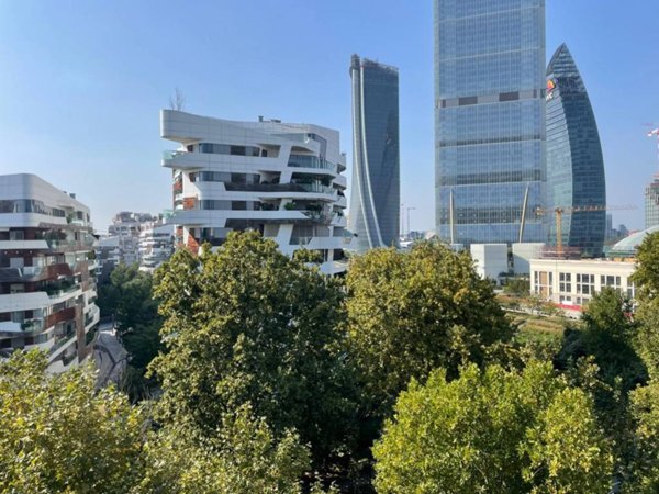 appartamento in vendita a Milano in zona Sempione