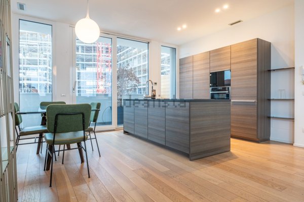 appartamento in vendita a Milano in zona Piazzale Lodi