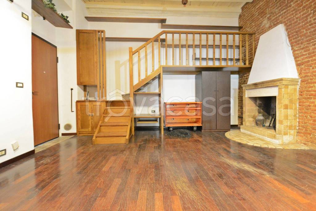 appartamento in vendita a Milano in zona Bocconi