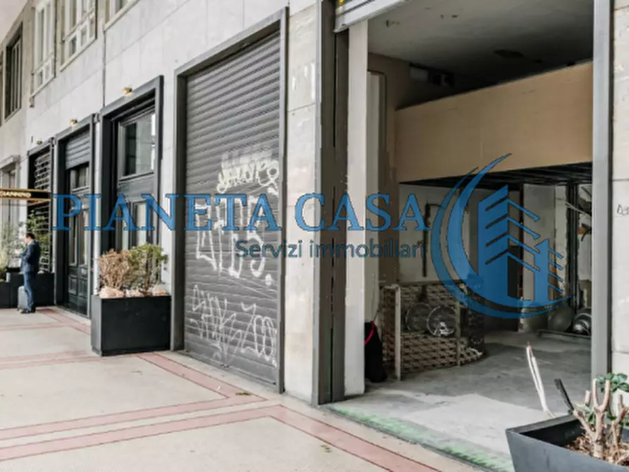 negozio in vendita a Milano in zona Centro Direzionale