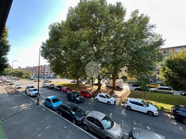 appartamento in vendita a Milano in zona Lorenteggio