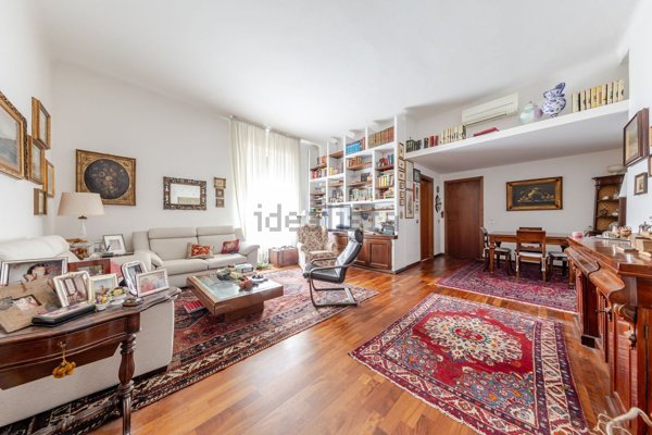 appartamento in vendita a Milano in zona Il Portello