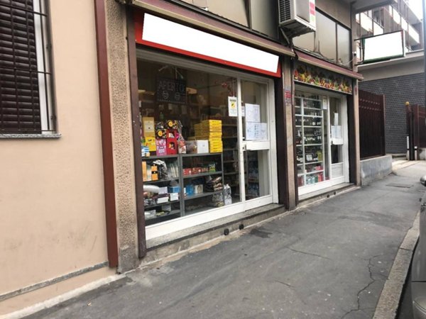 negozio in vendita a Milano in zona Affori